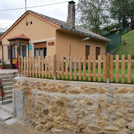 Вілла La Casina De La Bisa Soto de las Duenas Екстер'єр фото